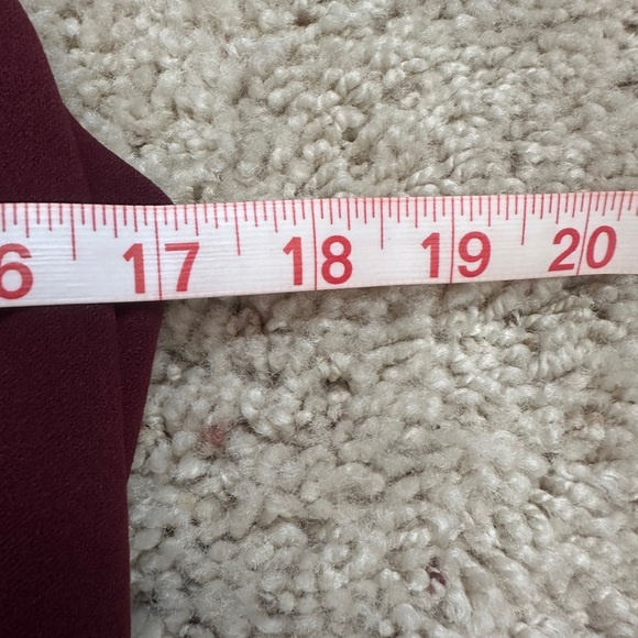 NWT Express Crew Neck Cap Sleeve Back Zipper Midi Sheath Dress size M (327) - Picture 7 of 12